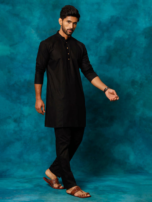 Vastramay Men's Black Cotton Blend Kurta Pyjama Set